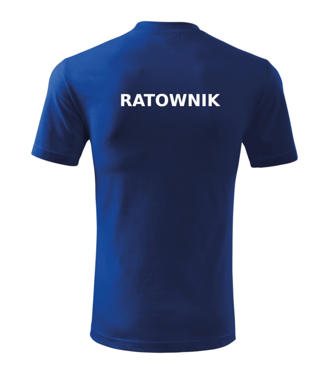 Mentősapka, póló és rövidnadrág szett.